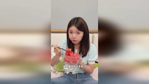 闺蜜吃瓜看戏,揭秘娱乐圈幕后风云