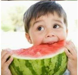 小孩吃瓜头像可爱,小孩吃瓜头像的可爱瞬间